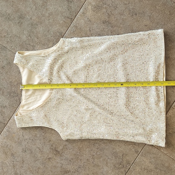 NWOT..Sequined top - Picture 5 of 7